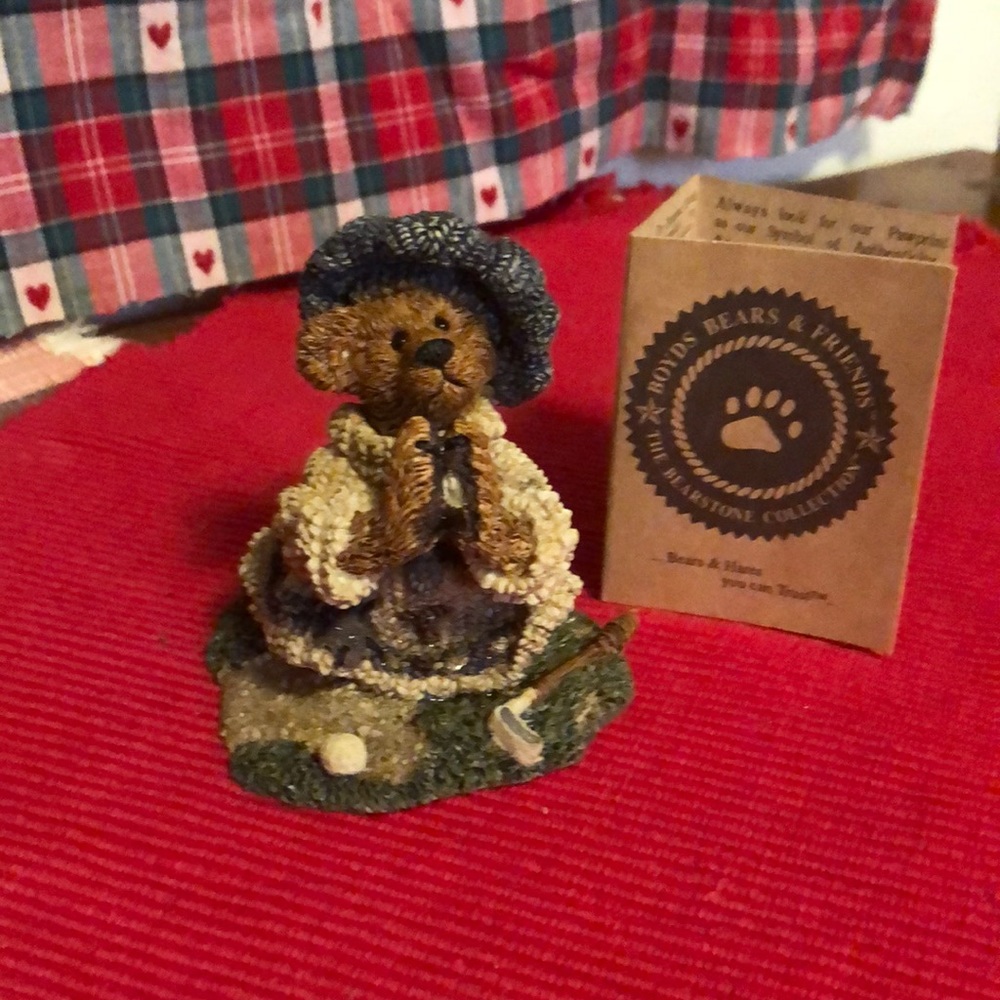 Boyd’s Bears Sebastians Prayer Retired figurine